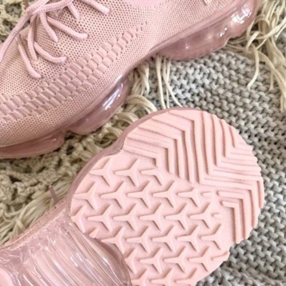 !! NEW !! Slip On Flyknit Sneakers in Light Pink - Picture 3 of 6